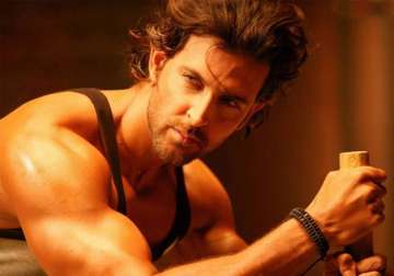 hrithik trolled for blue black/white gold dress but his reply is aweso