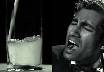 piano version of chaar bottle vodka is the best video you ll watch today