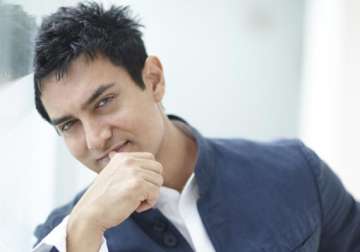 aamir khan reacts over bribery says he will immediately call police