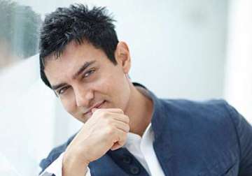 aamir khan to attend chennai film fest at own expense