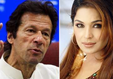 actress meera visits imran khan in hospital