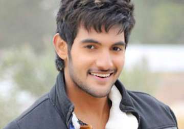 aadi follows dad sai kumar s footsteps