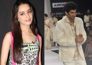 aditya and shraddha right choice for aashiqui 2 mohit suri