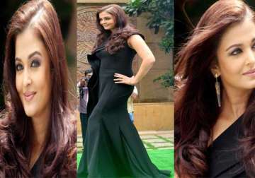 aishwarya rai bachchan makes heads turn at lodha event view pics