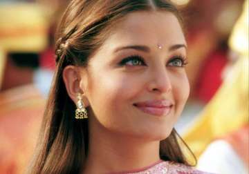 aishwarya had a normal delivery discloses amitabh