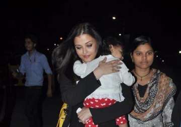 aishwrya rai with beti b leaves for cannes view pics