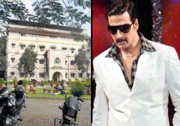 akshay kumar does late night shooting in mumbai s masina hospital plays dawood in once upon a time in mumbaai part 2