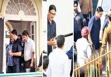 akshay shoots for his jewellery heist film in delhi s cp chandni chowk