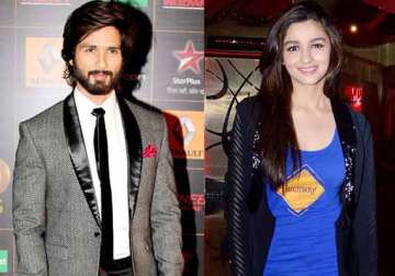 alia bhatt to star opposite shahid kapoor in vikas bahl s shaandar