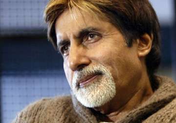 amitabh bachchan undergoes surgery doing fine