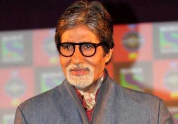 amitabh bachchan fan gets autograph tattooed to his hand