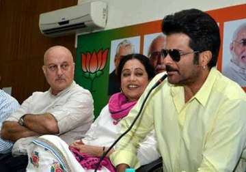 anil kapoor comes from dubai to chandigarh for kirron