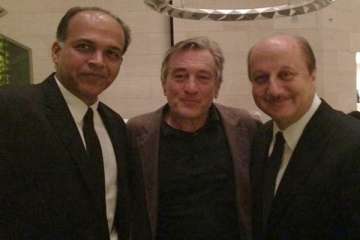 anupam kher bonds with robert de niro at silver linings playbook premiere