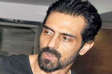 arjun rampal sports beard for raw agent look in d day