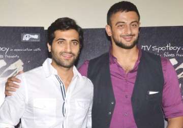 when arunoday singh almost axed akshay oberoi s head on pizza 3d sets