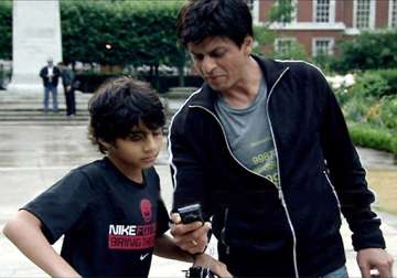 aryan thinks his dad shahrukh is not cool enough