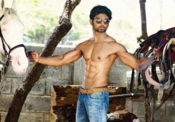 atharva murali developed six pack abs exclusively for film eeti