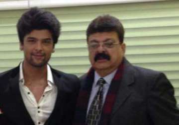 bigg boss 7 kushal tandon s father tries to buy votes view pics