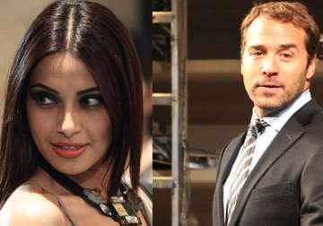 bipasha basu meets hollywood actor jeremy piven