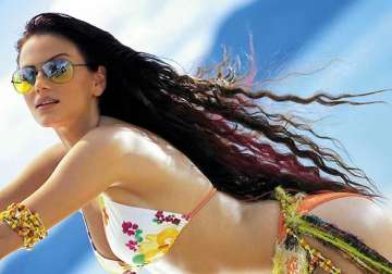 bipasha replaced by yana in murder 2 item number