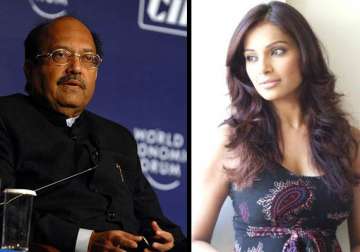 bipasha says voice in amar singh s tape is not hers