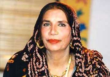 bollywood mourns pakistani singer reshma s death