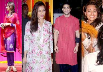 bollywood stars join salman khan in ganesh visarjan view pics