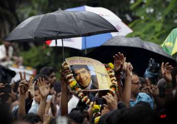 bollywood prays for departed soul of rajesh khanna
