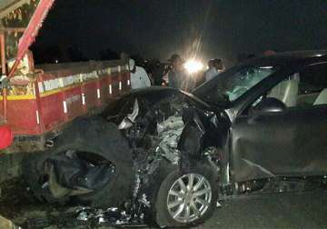 boney kapoor suffers minor injury in car accident