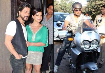 busy sunday shah rukh rukh launches book akshay pleas for safe ride view pics