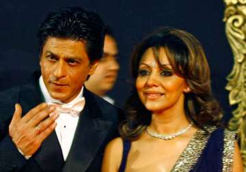 case filed against shah rukh for gender test of surrogate child