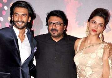 court directs to lodge a case against deepika ranveer bhansali view pics