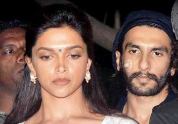 deepika lashes out at ranveer for spreading fake relationship rumours view pics