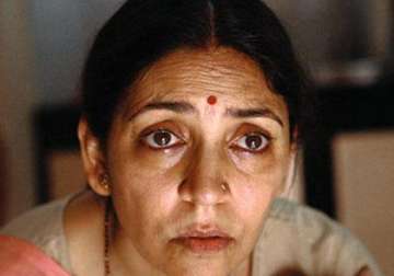 deepti naval makes friendly appearance in ba pass