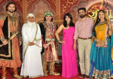 delhi police resorts to baton charge on rajputs protesting tv serial jodhaa akbar