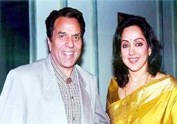 dharmendra s role in tell me.. was first offered to bachchan says hema