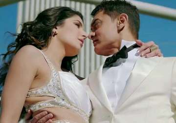 dhoom 3 box office collection rs 294.26 cr in a week worldwide gazing at 300 cr