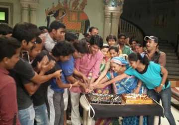 diya aur baati hum completes 700 episode