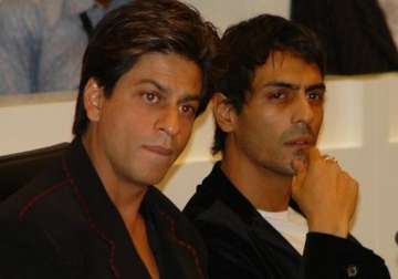 don t hold grudge against anybody arjun rampal on shah rukh