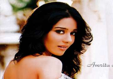 i m not getting bengali film offers says amrita rao