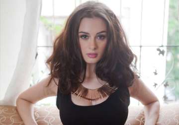 evelyn sharma looking for an image makeover in bollywood