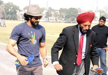 farhan a duplicate copy of me milkha singh