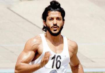 farhan akhtar wins best actor award in iffm