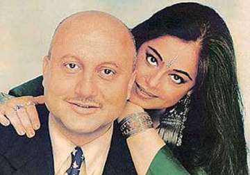 happy 28th anniversary anupam wishes kirron view pics of the couple