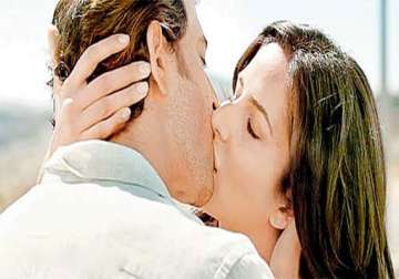 hrithik kat to lock lips in bang bang