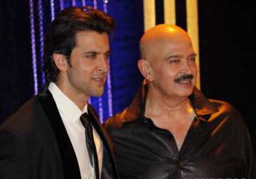 hrithik roshan gets emotional at to dad with love book launch