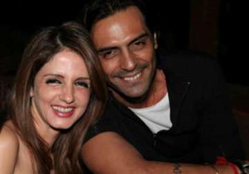 hrithik sussanne divorce blaming arjun rampal is sad says sussanne view pics