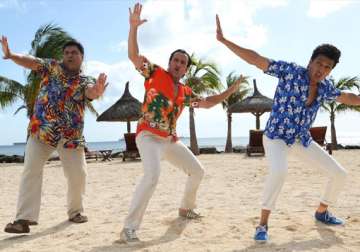 humshakals mints rs 40.13 cr in weekend know why it can enter rs 100 cr club