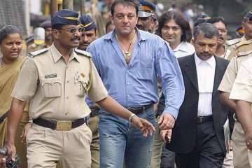 i am shattered in emotional distress will respect judiciary even with tears in my eyes sanjay dutt