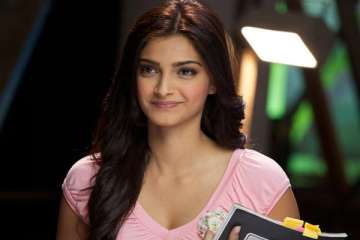 i would love to work with the three khans of bollywood sonam kapoor